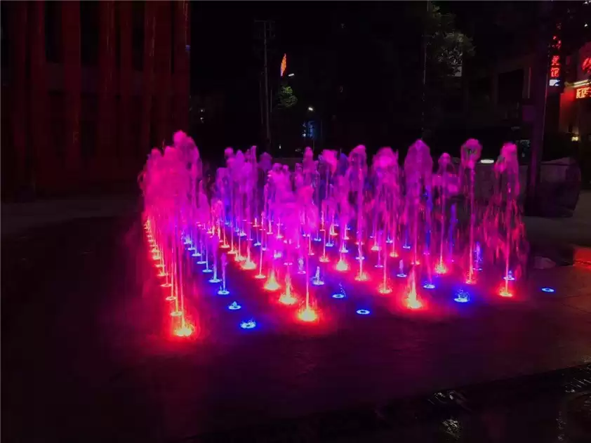 Форсунка с пузырьковой струей 1 Jinye Square Underground Dry Floor Fountain Laminar Jet Fountain, China3