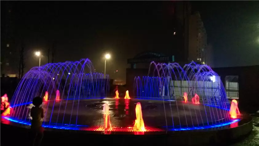 Changsha Airport Highway Entrance Musical Water Fountain Project, China-Square Dry Fountain نافورة جافة مربعة