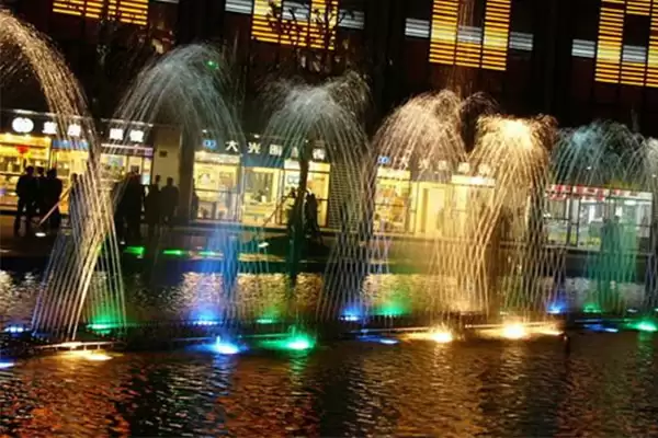 Горизонтальные качающиеся фонтанные форсунки 1 horizontal swing group