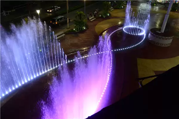 135*18 м фонтан на сухом грунте 2 Dry Ground Fountain
