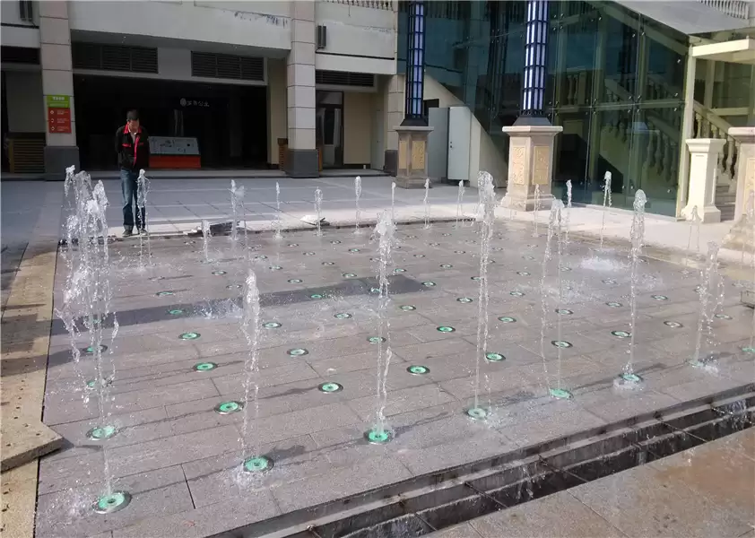 Outdoor Dry Floor Fountain Square Music Fountain, China1 نافورة أرضية جافة مربعة