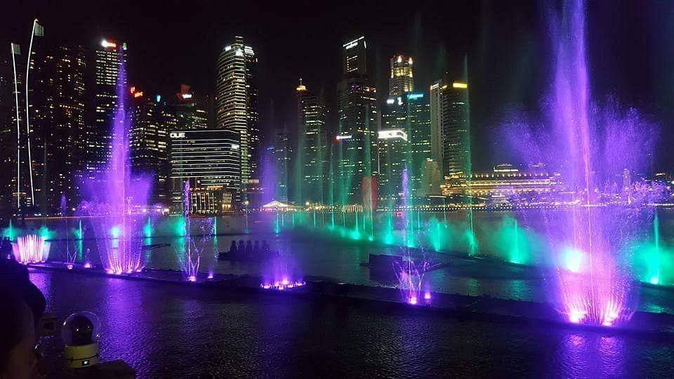 2- spectra-a-light-and-water fountain show