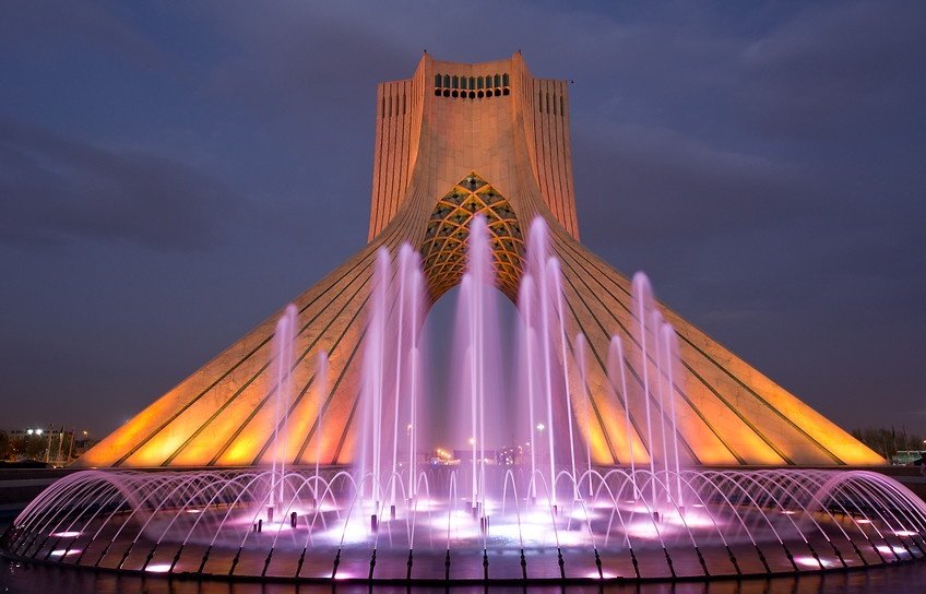 Which is the largest fountain in Iran