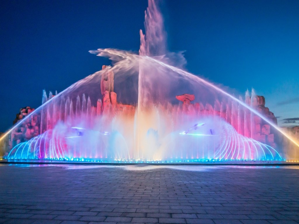 4 самых известных музыкальных фонтанных шоу во Вьетнаме 3 Musical Water Fountain Shows in Vietnam Spectacles de fontaines musicales au Vietnam